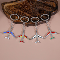 Porte-clés mousqueton en alliage de zinc, modèle d'avion de dessin animé tendance, avion de chasse, souvenir de compagnie aérienne, cadeau personnalisé avec logo pour porte-clés