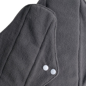 Serviettes hygiéniques maternité réutilisables et lavables en charbon de bambou, super absorbantes, avec ailettes anti-fuites, pour usage de jour et de nuit - Product Image 4