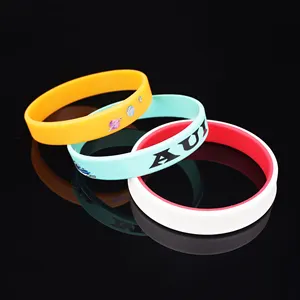 Leveranciers Hoge Kwaliteit Custom Mode Mug Rubber Armbanden Polsband Reliëf Siliconen Polsbandjes Met Print