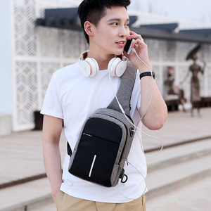 Bolsa de Hombro Ligera y Económica <span class=keywords><strong>al</strong></span> <span class=keywords><strong>por</strong></span> <span class=keywords><strong>Mayor</strong></span>, Bolsa de Pecho Cruzada Personalizada de Moda con Puerto USB, Bolsa de Mensajero Deportiva - Product Image 4