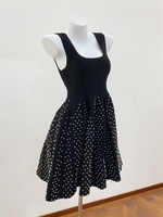 AIMEISI Nouvelle arrivée Robe élégante sans manches à col carré avec perles en tricot pour femmes Robes courtes décontractées pour femmes