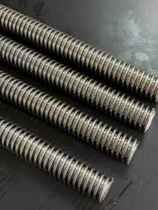 T14X3 T14X4 1045/C45 Trapeziumvormige spindel op maat ontworpen en gefabriceerd, rechtstreeks van de fabriek. - Product Image 2