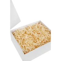 Boîte cadeau vide pour cils couleur crème, design lettre E, matériaux recyclés, structure rigide, détails gaufrés, papier de 2 mm d'épaisseur