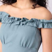 Robe midi personnalisée pour fabricants de vêtements, en satin bleu uni, infroissable, à fente haute, épaules dénudées et volants, collection Printemps-Été-Automne