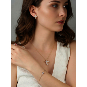 Pulsera de Cable Ajustable con Cruz Horizontal Micro Pavé Completo de Plata S925 Grabada, para Uso Diario, Fina, de Fabricante de Joyería - Product Image 3