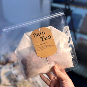 Sachets de thé de bain aux herbes <span class=keywords><strong>bio</strong></span> relaxants à la rose, citron et romarin avec sels de bain de l'Himalaya et sels <span class=keywords><strong>d</strong></span>'<span class=keywords><strong>Epsom</strong></span> pour baignoires - Product Image 3