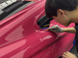 تغيير لون الطلاء الأصلي التفاف السيارة الأسود الفينيل فقاعة الهواء اللامع خالية من فيلم تزيين السيارة التفاف السيارة الفينيل - Product Image 6