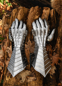 Guantes de Acero Medievales Premium con Acabado Pulido, Construcción Remachada y Detalles Cosidos, Armadura Decorativa para Manos de Caballero - Product Image 6