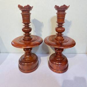 Paire de lampes d'autel en bois 40 avec un design élégant, le charme nostalgique du support de bougie pilier - Product Image 1