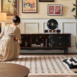 <span class=keywords><strong>Meuble</strong></span> <span class=keywords><strong>TV</strong></span> rétro français en bois massif marron et noir contrastant pour salon, grande capacité de rangement et armoire de salle à manger - Product Image 5