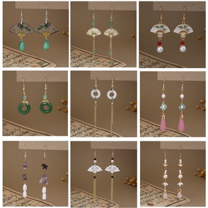 Nouvelles <span class=keywords><strong>boucles</strong></span> <span class=keywords><strong>d</strong></span>'oreilles pour femmes en alliage plaqué or de style chinois vintage avec papillon, goutte <span class=keywords><strong>d</strong></span>'eau, imitation perle et pompon - Product Image 6