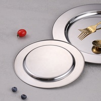 Assiettes à dîner en acier inoxydable écologiques directes d'usine plateaux de service ronds en or à motifs de plantes pour restaurants hôtels