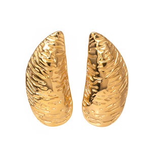 Pendientes J&D de Acero Inoxidable Chapados en Oro de 18K con Turquesa, Textura Irregular, Diseño Geométrico Moderno con Perla y Diamante Principal - Product Image 1