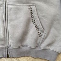 Conjunto al Por Mayor de Sudadera con Capucha en Blanco y Pantalones Holgados de Chándal para Hombre con Estampado Gráfico, Pedrería, Efecto Desgastado y Lavado al Ácido Estilo Vintage Casual