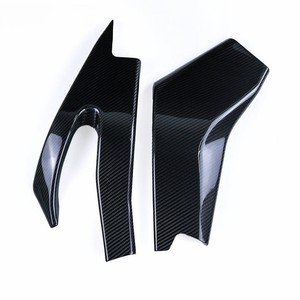 Protector de Basculante de Fibra de Carbono Seca 3K para Yamaha YZF-R6 2017 2018 2019 2020 2021 2022 2023 2024 - Product Image 3