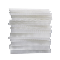 Noyau en nid d'abeille en plastique PP de 8 mm de diamètre cellulaire avec tissu non tissé et film de barrière pour panneaux sandwich laminés