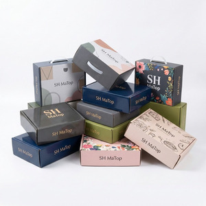 Caja de Regalo Corrugada con Logotipo Personalizado para Ropa - Product Image 1