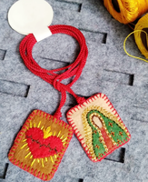 Sacré-Cœur et croix, Collier scapulaire Evil Eye