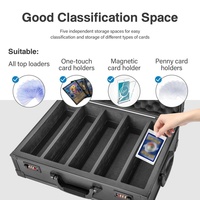 Boîte de rangement pour cartes sportives de style tendance à double bouton, en plastique rigide de haute qualité, porte-cartes magnétiques à chargement par le haut, double protection