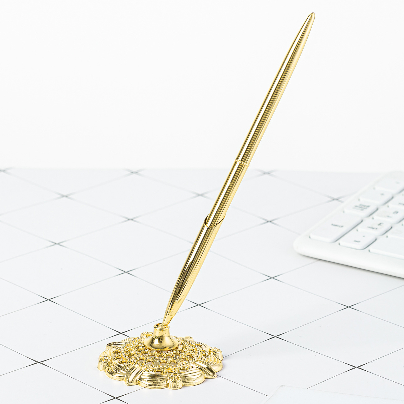 Electroplating gold
