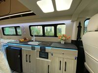 Fourgon aménagé électrique Farizon Supervan 2-4 places avec toit relevable pour les voyages