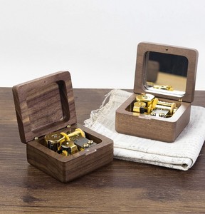 Caja de música de madera de mano Vintage, regalos para amante, <span class=keywords><strong>novio</strong></span>, novia, marido, esposa, caja de música de madera - Product Image 2