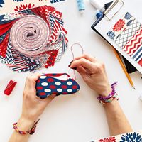 Lot de 40 rouleaux de tissu prédécoupés, patchwork rouge, blanc et bleu du 4 juillet, matériau de couture et de rembourrage pour les États-Unis, tissu pour travaux manuels DIY et travaux d'aiguille