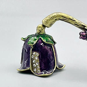 Spegnicandela Moderno Minimalista in Alluminio, Geometrico Contemporaneo, per Menorah, Accessorio Ebraico - Product Image 5