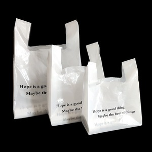 Bolsa de Plástico Personalizada con Logotipo para Camisetas, Material PE Reciclado, MOQ de 100 Piezas, para Uso en Supermercados y Exhibiciones de Ropa - Product Image 1