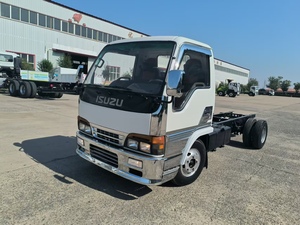 Camion de fret ISUZU NKR Euro 3 4T d'occasion - Nouveau véhicule de transport logistique avec carrosserie neuve - Product Image 4