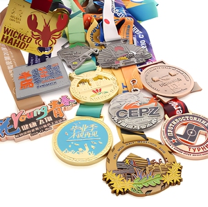Etiquetas de Latón Grabadas con Láser, Chapadas en Oro, Redondas, con Logotipo Grabado, Placas con Tema de Ángel Navideño, Placas con Nombre, Técnica de Grabado con Monedas - Product Image 1