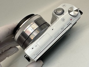 Cámara Sony NEX-5T Usada en Venta, Kit de Cámara sin Espejo APS-C de 16.1MP - Product Image 4
