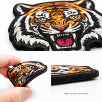 Écussons brodés personnalisés en 3D avec logo en relief, motif floral, écologiques, lavables, thermocollants pour vêtements, chapeaux, sacs, service OEM