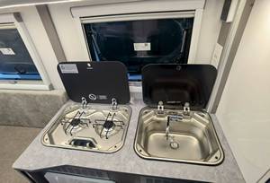 Remolque Especial para Campamento |   Cuerpo de Fibra de Vidrio |   Cocina y Baño Integrados |   Autocaravana de Lujo - Product Image 6