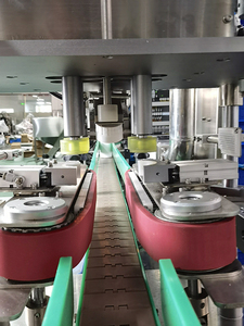 Remplisseur de pompe à engrenages automatique linéaire 2/4/6/8 /12/16 têtes <span class=keywords><strong>Engrais</strong></span> liquide chimique 100-5000 ml Machine de remplissage de bouteilles pour animaux de compagnie - Product Image 4