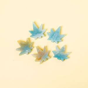 Wholesale Home Decoration Ornaments Natural Crystal Raw <strong>Stones</strong> Polished Maple Leaf Carvings Sky <strong>Blue</strong> Sky <strong>River</strong> <strong>Stones</strong> for Gifts - Product Image 3