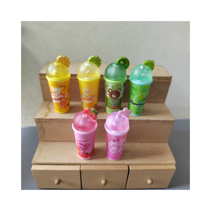Miniature de bouteille de boisson pour maison de poupée, jus de fruits, décor de poupée, jouet, accessoire de photographie, figurines DIY, breloques - Product Image 1