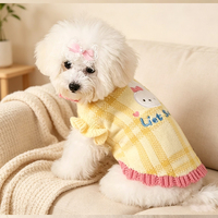 Vêtements de luxe pour chien de marque, style hiver, pull chaud et confortable à volants, gilet imprimé en fibre de polyester pour animaux de compagnie