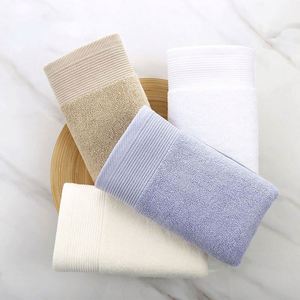 Serviette de bain en coton 100% doux de haute qualité, personnalisable en gros, serviette de luxe pour hôtel - Product Image 3