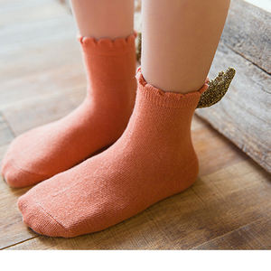 Adorabili citazioni calze di moda per bambini comode calze di cotone per bambini ali d'angelo calzini per bambini - Product Image 1