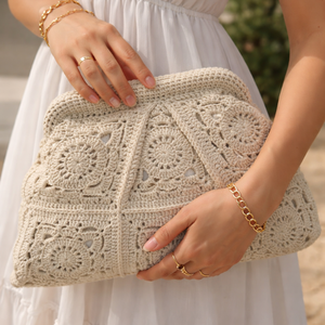 Borsa a tracolla di lusso beige all'uncinetto, fatta a mano, con motivo Granny Square, pochette a nuvola, elegante borsa da sera in maglia color nude - Product Image 1