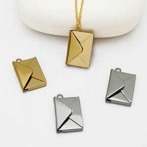 Colgantes y dijes de moda de acero inoxidable 316L chapados en oro PVD de 14K y 18K personalizados, dije de sobre y libro para la fabricación de joyas - Product Image 3