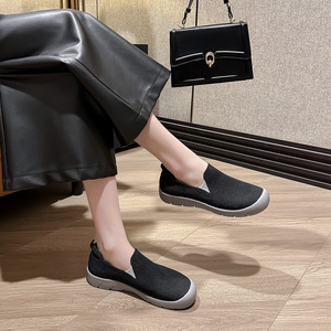 Chaussures pour mères à pieds larges pour le printemps Baskets décontractées confortables à semelles souples Extra Large Bunion <span class=keywords><strong>Old</strong></span> Beijing Chaussures en tissu pour femmes - Product Image 3