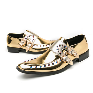 Chaussures habillées de <span class=keywords><strong>luxe</strong></span> brillantes pour hommes en cuir PU, style formel bureau et mariage, avec embout en acier, Oxford à bout pointu, chaussures de soirée à rivets - Product Image 1