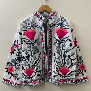 Suzani vintage avec poche hiver fait à la main velours Suzani vintage avec poche hiver veste courte Bomber veste florale pour femmes - Product Image 1