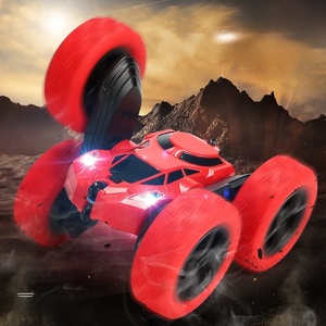 Nouvelle Voiture RC Acrobatique Électrique 2-en-1 à Double Face avec Télécommande et Rotation à 360 Degrés, Éclairage Intégré, Prix Bas - Product Image 1