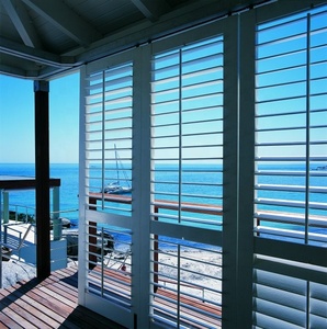 Volets <span class=keywords><strong>de</strong></span> plantation pour portes coulissantes <span class=keywords><strong>sur</strong></span> <span class=keywords><strong>mesure</strong></span> en <span class=keywords><strong>PVC</strong></span> à lamelles verticales - Product Image 3