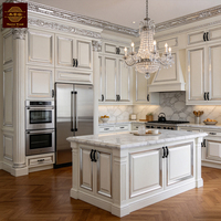 Set Kabinet Dapur Mewah Kayu Solid Putih Berkualitas Tinggi dengan Pulau Dapur & Lis Emas, Unit Modular Lengkap