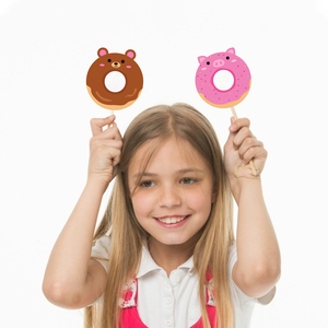 Huancai 25 PCS Sweet Donuts Photo Booth Props con palos Donut Party Selfie Props Kit para niños Niñas Suministros de fiesta de cumpleaños - Product Image 3