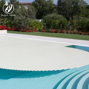 Cubierta para <span class=keywords><strong>Piscina</strong></span> Water Crown PC 2026, Motorizada, Flotante, Retráctil, Persianas de Láminas, Hechas a Medida, Duraderas, Fáciles de Instalar, Irregulares - Product Image 6
